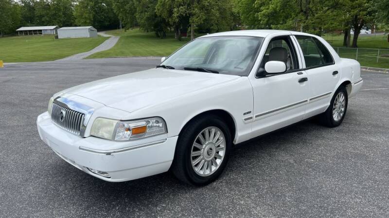 2009 Mercury Grand Marquis for sale at 411 Trucks & Auto Sales Inc. in Maryville TN