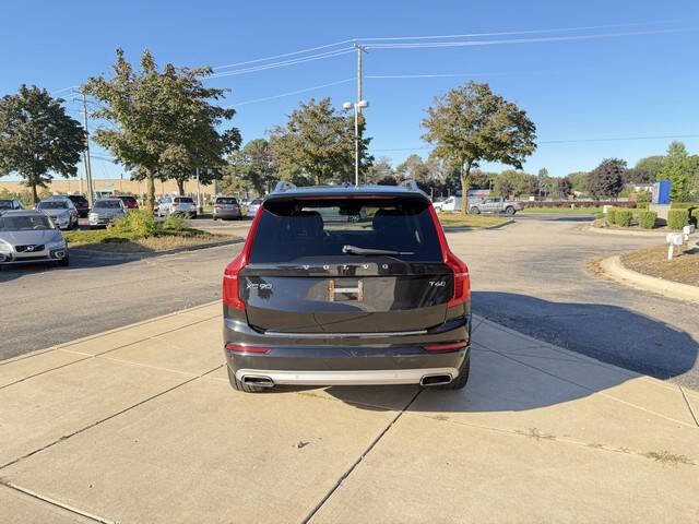 2016 Volvo XC90 T6 Momentum