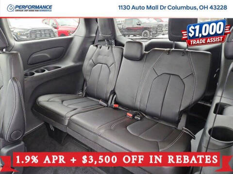 2026 Chrysler Pacifica Select