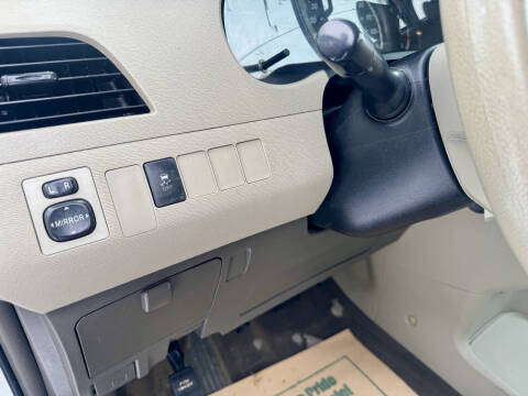 2013 Toyota Sienna L 7-Passenger