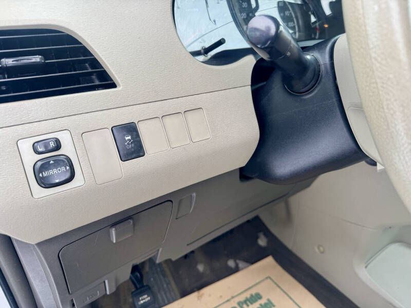 2013 Toyota Sienna L 7-Passenger