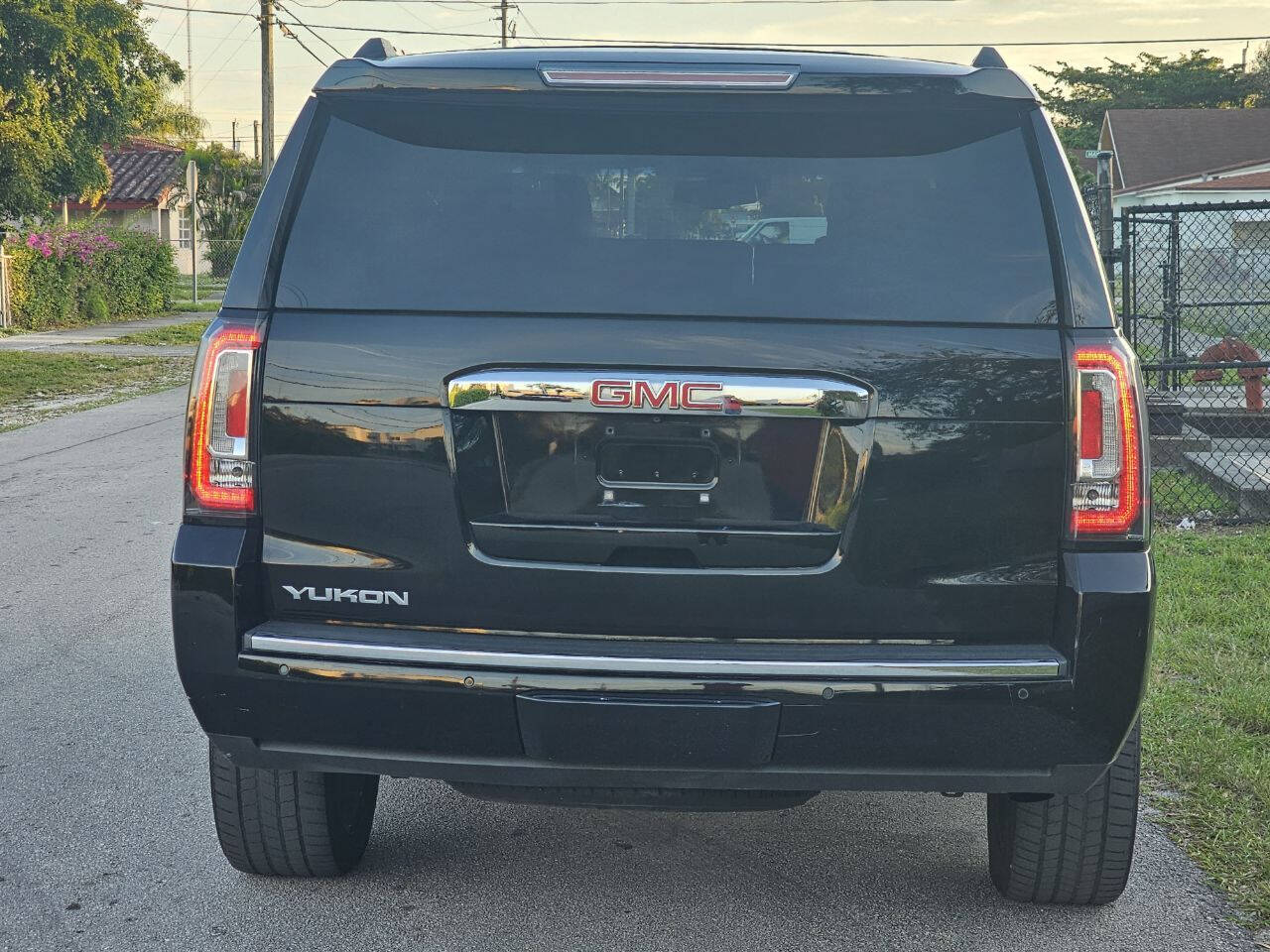 2015 GMC Yukon SUV / Crossover - $16,580