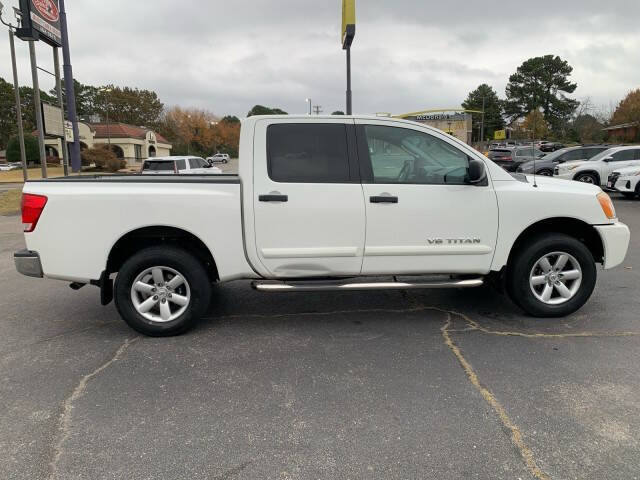 2010 Nissan Titan SE