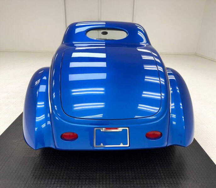 1937 Ford Deluxe