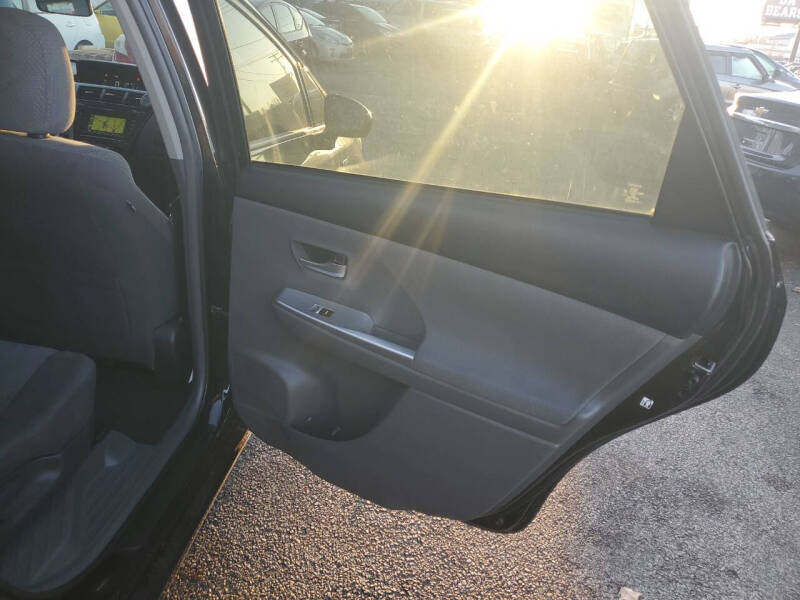 2012 Toyota Prius v Three