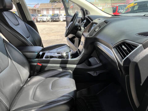 2020 Ford Edge Titanium