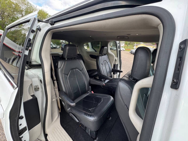 2017 Chrysler Pacifica Touring Plus