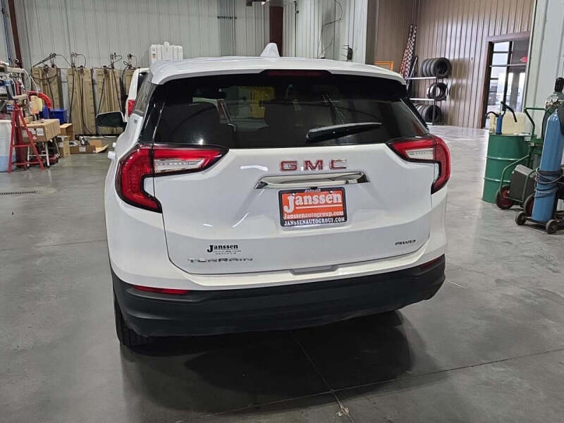 2024 GMC Terrain SLE