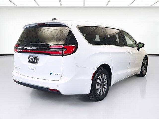 2024 Chrysler Pacifica Plug-In Hybrid Select