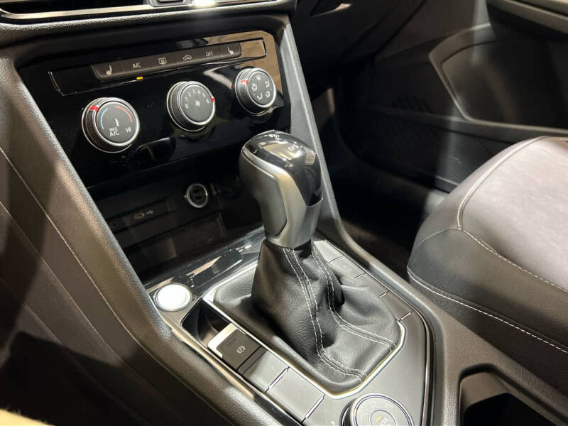 2023 Volkswagen Taos SE 4Motion