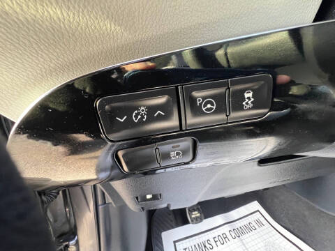 2022 Toyota Prius LE