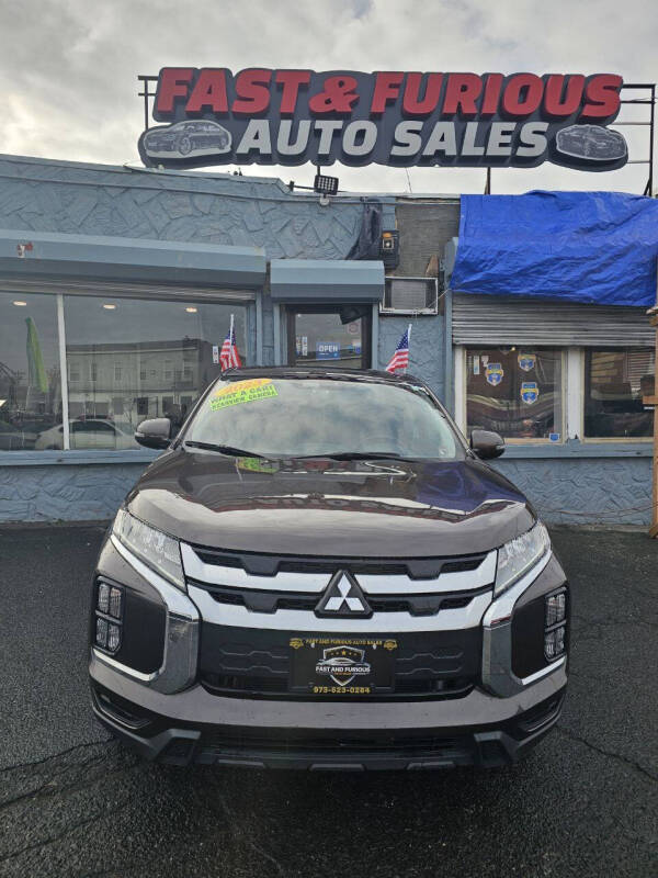 2023 Mitsubishi Outlander Sport SE's photo