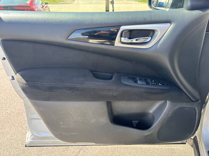 2015 Nissan Pathfinder SL