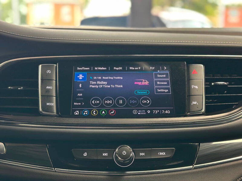 2022 Buick Enclave Essence