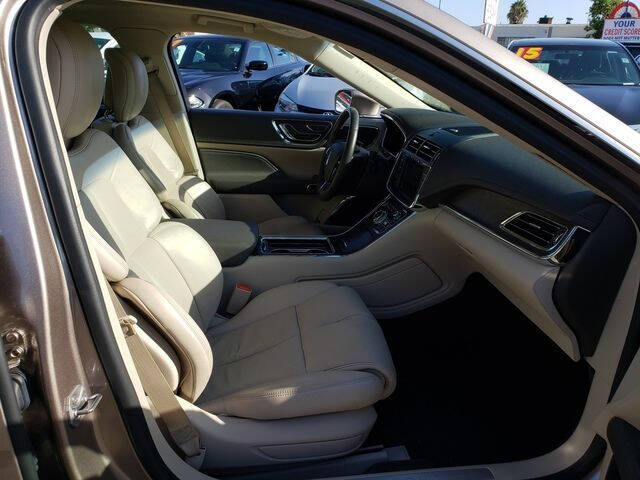 2018 Lincoln Continental Select