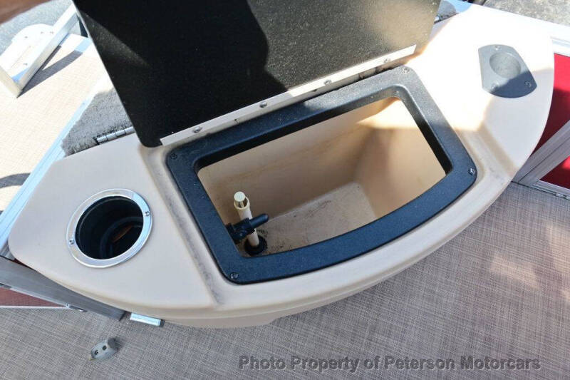 2019 Sun Tracker Fishin Barge 20 DLX