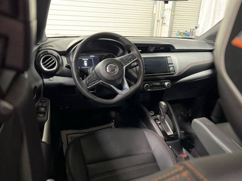2019 Nissan Kicks SR