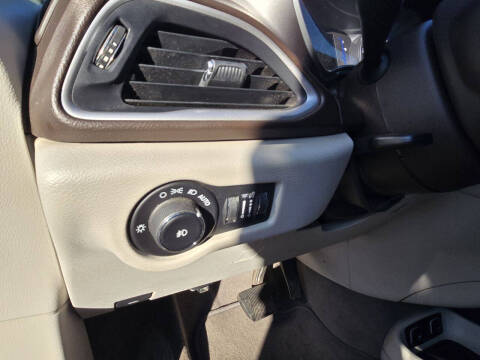 2017 Chrysler Pacifica Touring-L