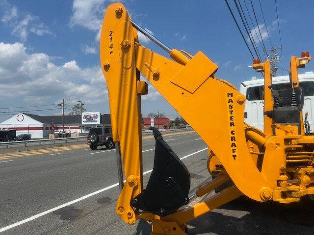 2015 Freightliner M2 106