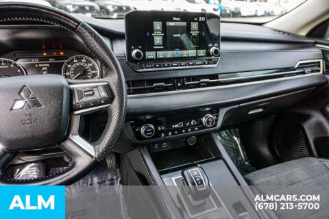 2023 Mitsubishi Outlander SE