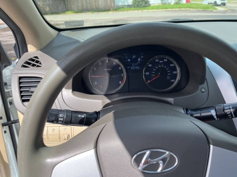 2013 Hyundai Accent GLS