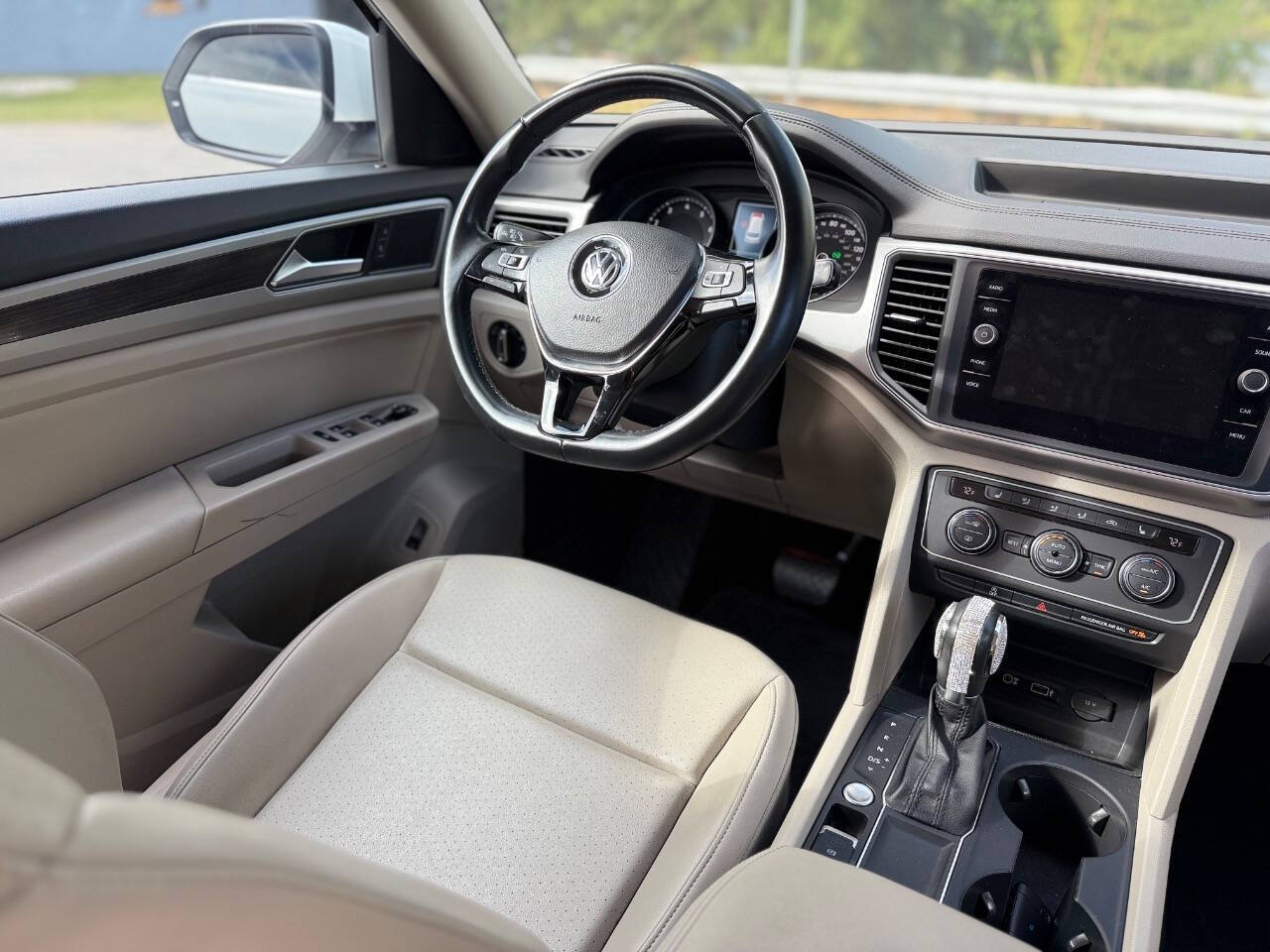 2018 Volkswagen Atlas SE w/Tech photo 12