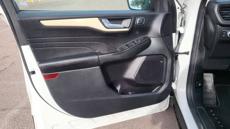 2021 Ford Escape Hybrid Titanium