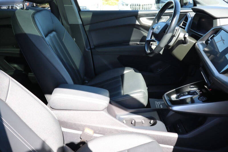 2024 Audi Q4 e-tron quattro Premium 50