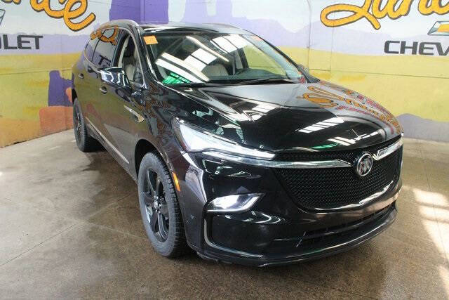 2023 Buick Enclave Essence