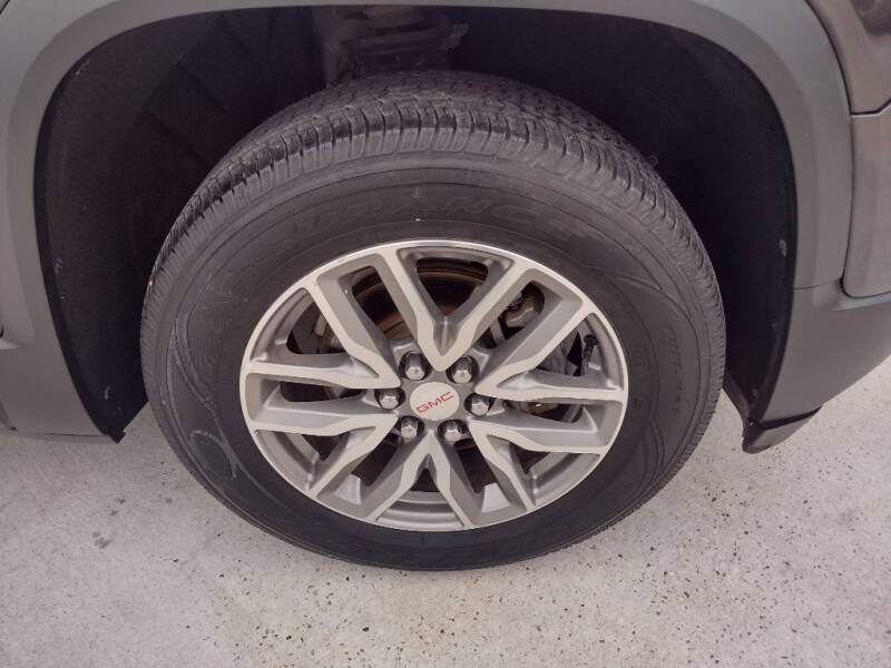 2017 GMC Acadia SLE-2