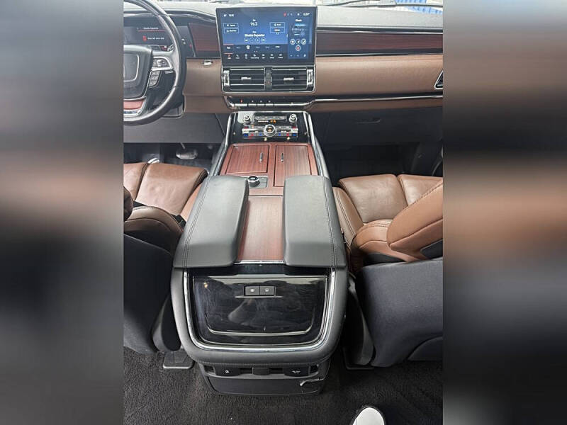 2022 Lincoln Navigator L Reserve