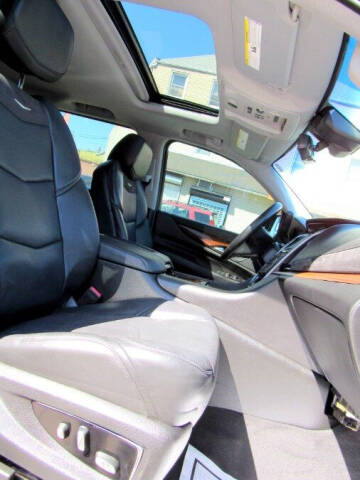 2018 Cadillac Escalade ESV Luxury