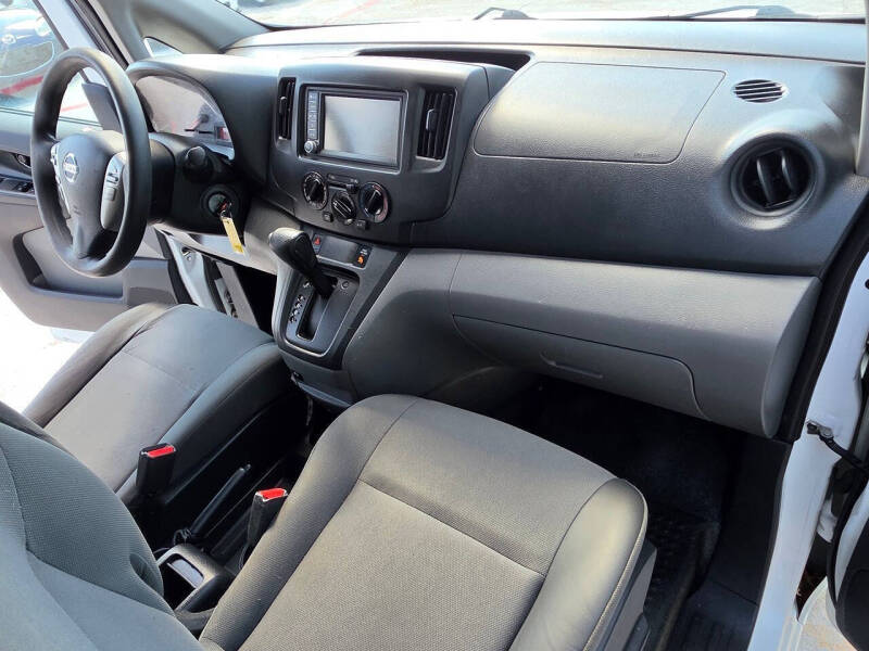 2017 Nissan NV200