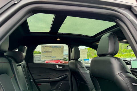 2025 Ford Escape Hybrid ST-Line Select