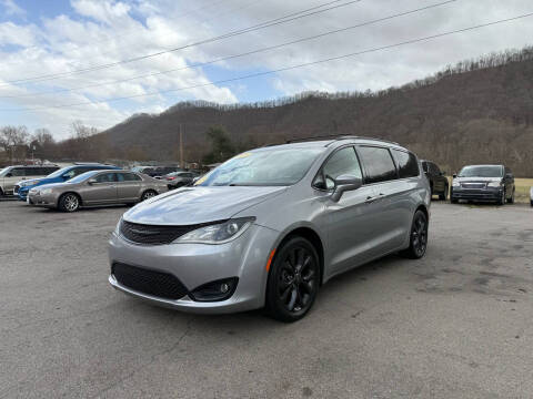 2019 Chrysler Pacifica for sale at Auto Advantage LLC in Bristol TN