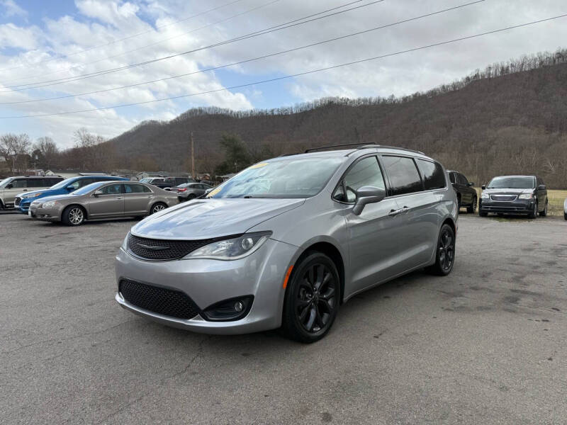 2019 Chrysler Pacifica for sale at Auto Advantage LLC in Bristol TN