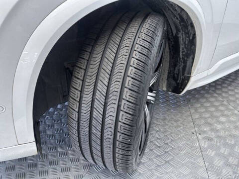 2022 Volvo XC90 Recharge T8 R-Design