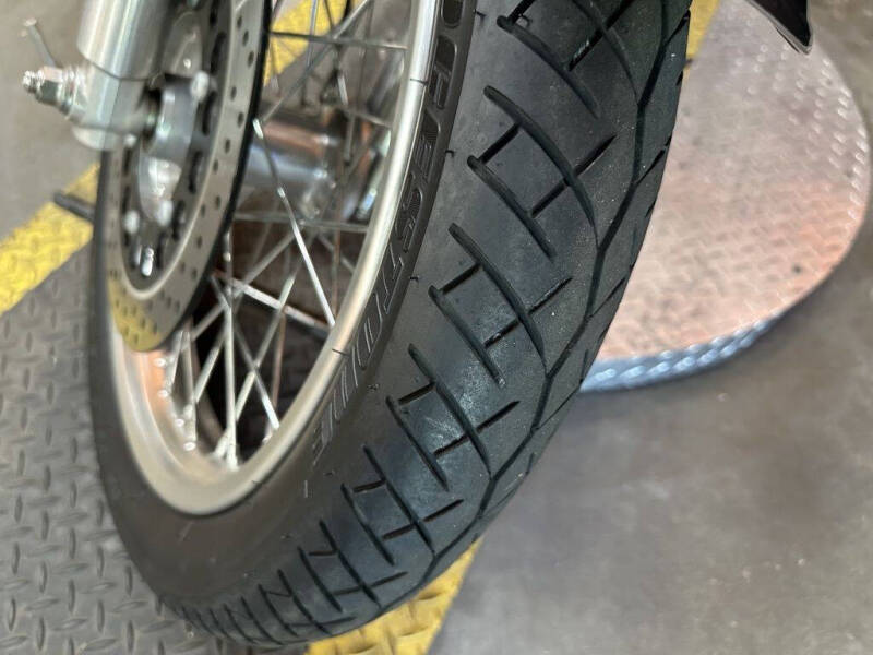 2016 Yamaha SR400