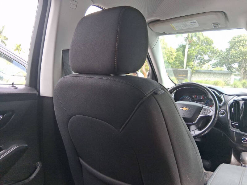 2021 Chevrolet Traverse LT Cloth