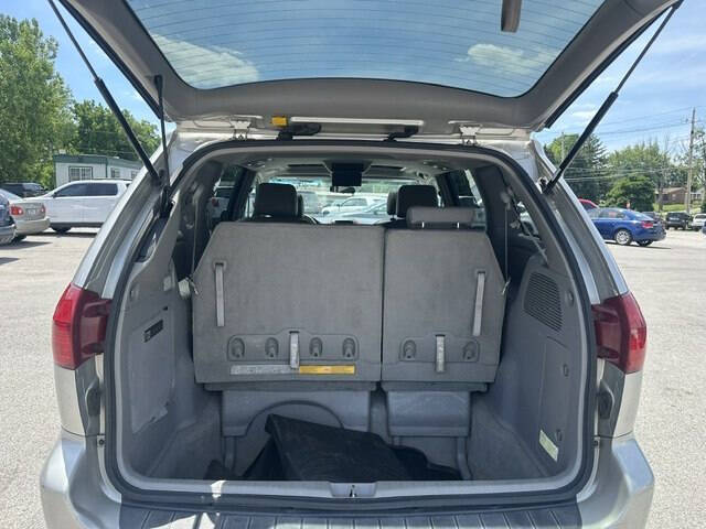 2004 Toyota Sienna