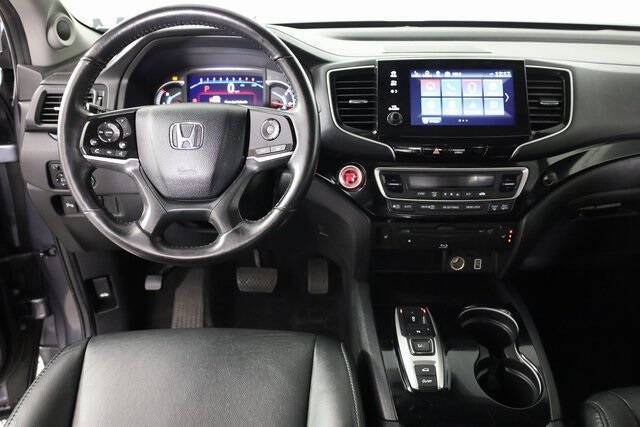 2019 Honda Pilot Touring w/Rear Captain's Chairs