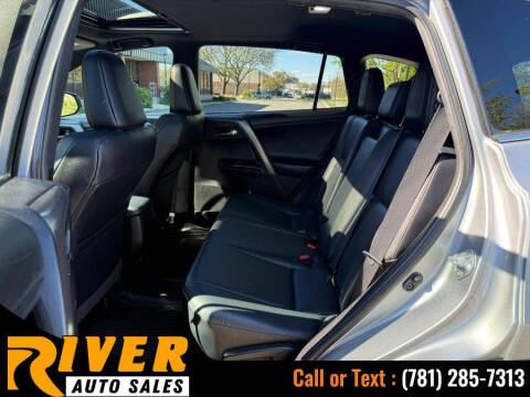 2017 Toyota RAV4 SE