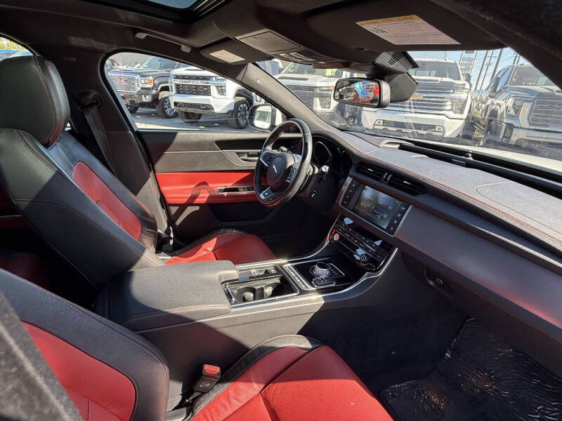 2016 Jaguar XF R-Sport