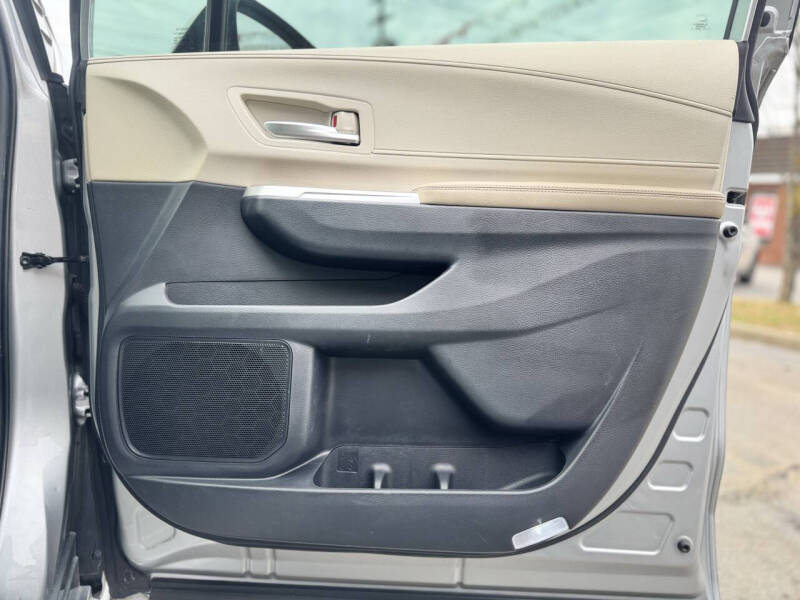 2022 Toyota Sienna XLE 7-Passenger