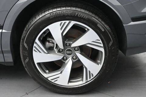 2025 Audi Q6 e-tron quattro Premium Plus