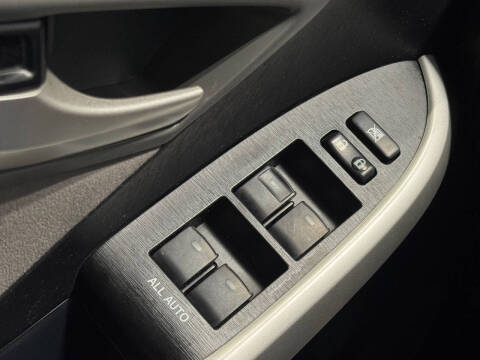 2012 Toyota Prius Plug-in Hybrid Advanced