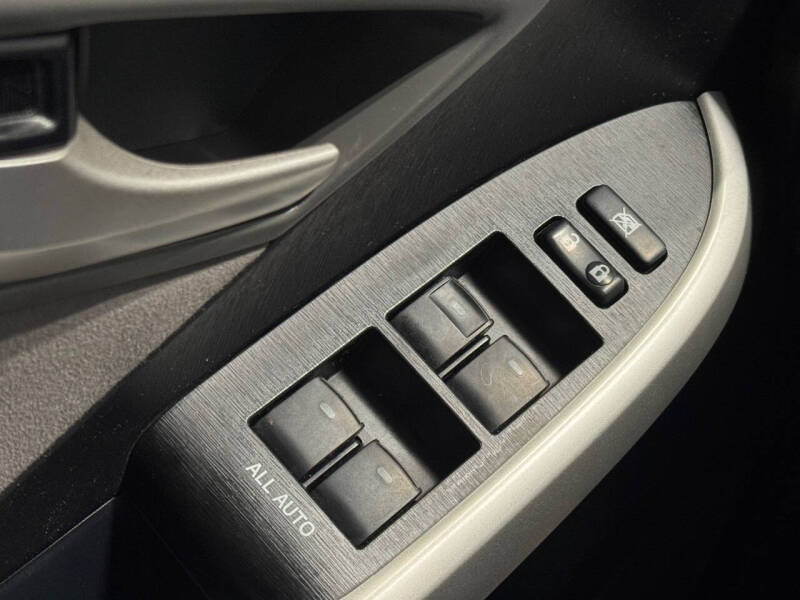 2012 Toyota Prius Plug-in Hybrid Advanced