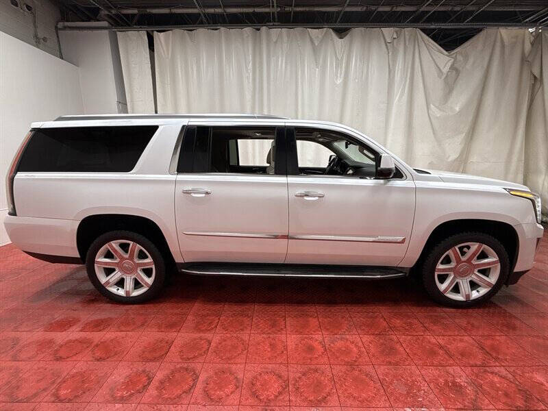 2016 Cadillac Escalade ESV Luxury Collection