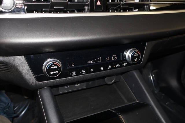 2024 Mitsubishi Outlander ES