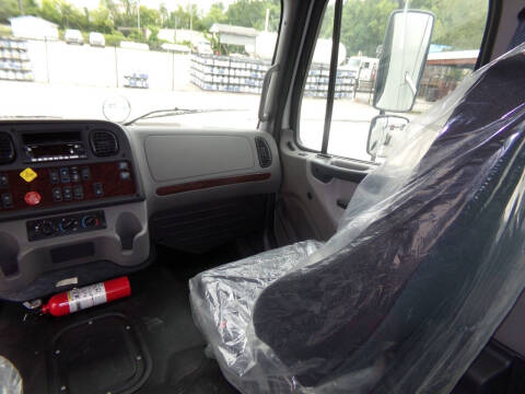 2024 Freightliner M2 106